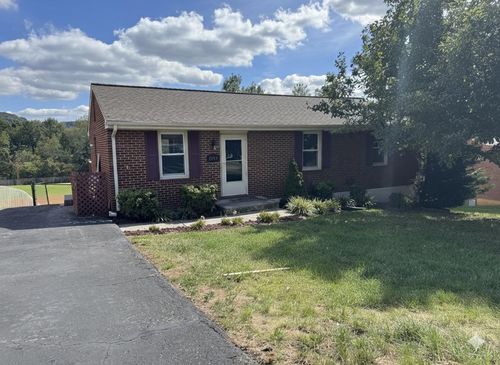 2847 Tulip Ln, Vinton, VA, 24179-1566 | Card Image