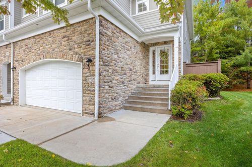17820 Valley Cove Ct, Wayzata, MN, 55391-2504 | Card Image