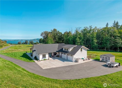 2115 Chinook Ridge Ln, Oak Harbor, WA, 98277-5154 | Card Image