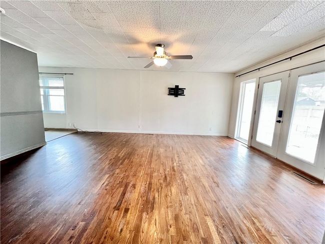 1916 N 8 Th St, House other with 3 bedrooms, 1 bathrooms and null parking in Independence KS | Image 10
