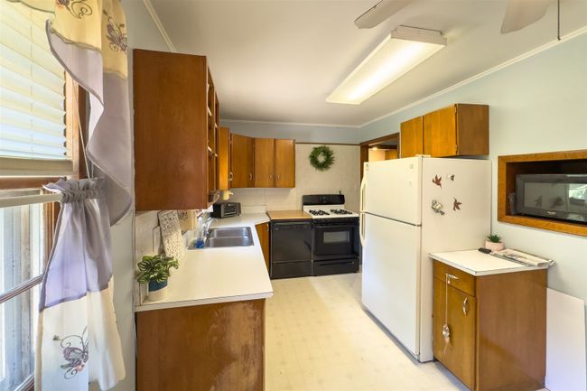 110 N Washington St, House other with 3 bedrooms, 1 bathrooms and 2 parking in Hudson IL | Image 7