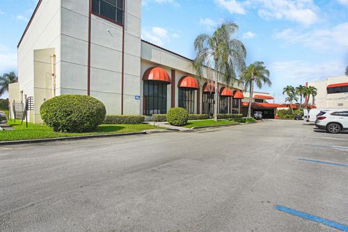107-211 S Hollybrook Dr, Pembroke Pines, FL, 33025-1240 | Card Image