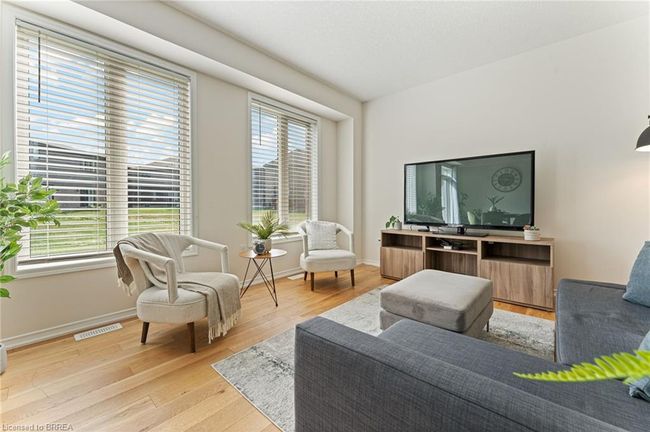 83 Munro Cir, House other with 4 bedrooms, 3 bathrooms and 4 parking in Brantford ON | Image 17