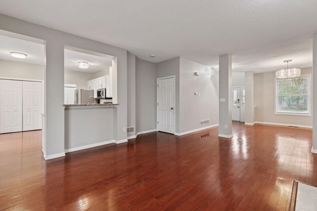 Countertop bar area into kitchen | Image 9