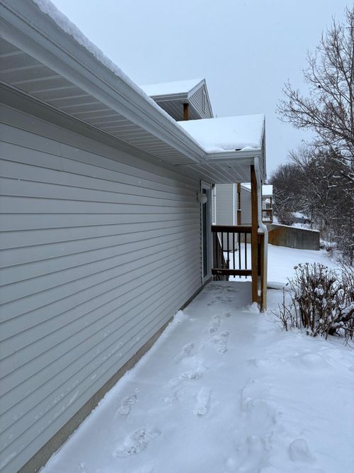 56-182 Hunters Ln Ne, Rockford, MI, 49341-1360 | Card Image