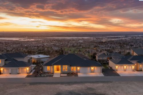 2531 Falconcrest Loop, Richland, WA, 99352 | Card Image