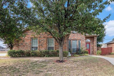 400 Goodnight Trail, House other with 3 bedrooms, 2 bathrooms and null parking in Justin TX | Image 2