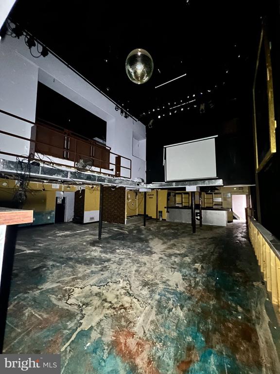 Commercial Sale in BALTIMORE 3
