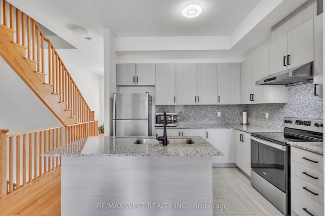 15 Quilico Rd, House attached with 5 bedrooms, 3 bathrooms and 1 parking in Vaughan ON | Image 12