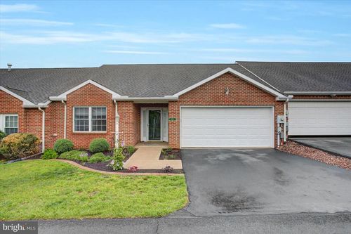 434 Moss Spring Ave, Greencastle, PA, 17225-1053 | Card Image
