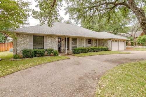 3012 S Murco Dr, Mineral Wells, TX, 76067-9009 | Card Image