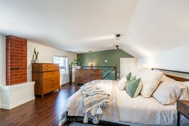 114 London St N, House other with 3 bedrooms, 2 bathrooms and 2 parking in Hamilton ON | Image 28