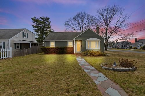 49 Cove St, Pawtucket, RI, 02861-1509 | Card Image