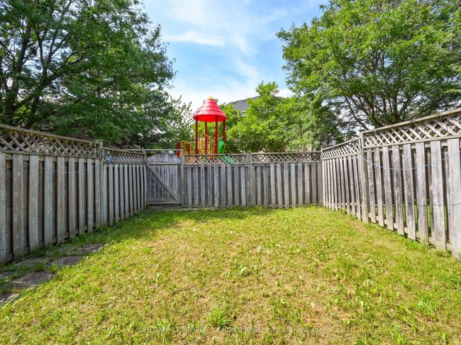 22 Gilgorm Rd, Condo with 3 bedrooms, 3 bathrooms and 1 parking in Brampton ON | Image 34