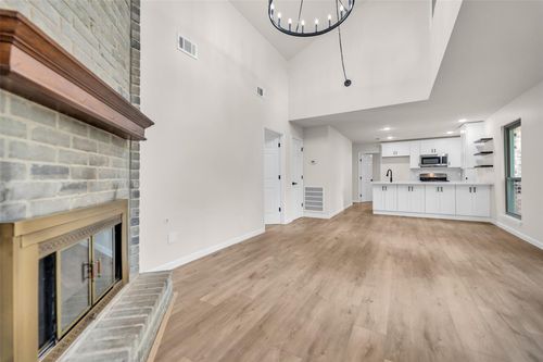 35 E Bigelow Oak Ct, The Woodlands, TX, 77381-3711 | Card Image