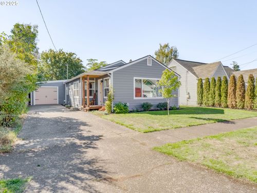 834 Se Shady St, Mcminnville, OR, 97128-6322 | Card Image