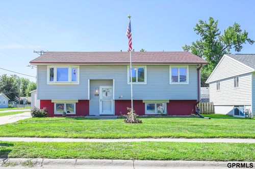 1217 Willow Dr, Carter Lake, IA, 51510-1324 | Card Image