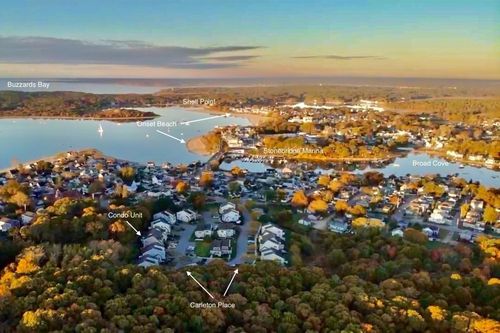 17-17 Carleton St, Onset, MA, 02558-1400 | Card Image