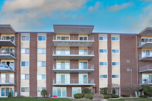 apt-19e-2900 Maple Ave, Downers Grove, IL, 60515-4143 | Card Image