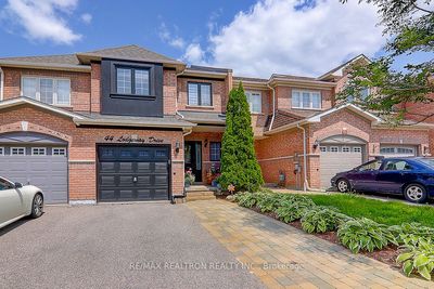 44 Lodgeway Dr, Home with 3 bedrooms, 3 bathrooms and 4 parking in Vaughan ON | Image 1