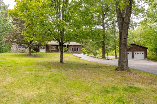 993 State Route 32, Wallkill, NY, 12589-2741 | Card Image