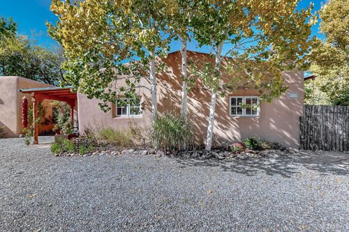 apt-a-832 Dunlap St, Santa Fe, NM, 87501-2833 | Card Image