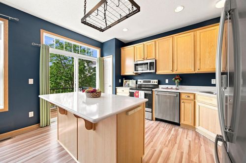 560 Huset Pkwy Ne, Columbia Heights, MN, 55421-5030 | Card Image