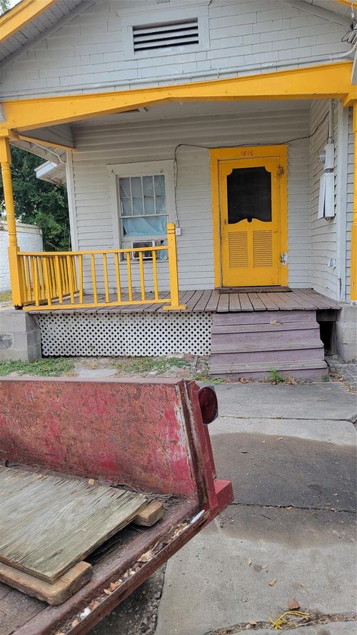 1816 Mckee St, Houston, TX, 77009-8749 | Card Image