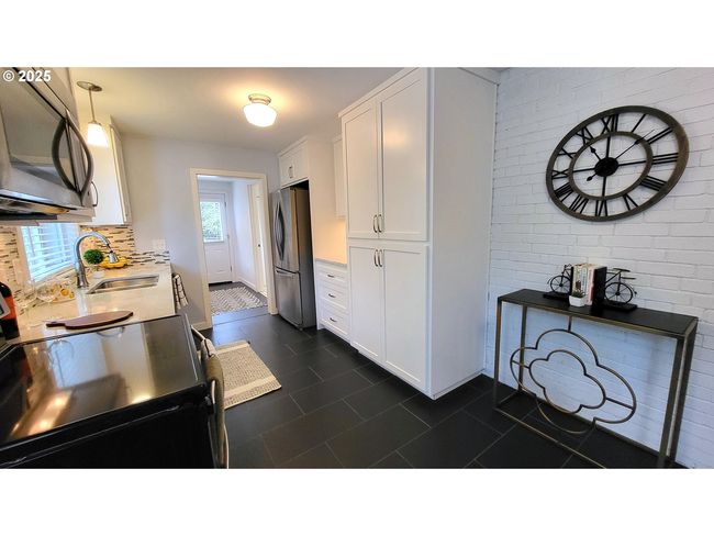 1400 W 40 Th Ave, House other with 3 bedrooms, 2 bathrooms and 1 parking in Eugene OR | Image 26