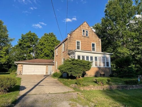 913 Kenneth St, Youngstown, OH, 44505-3820 | Card Image