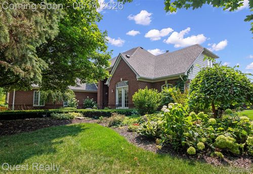 56439 Nickelby S, Shelby Township, MI, 48316-5505 | Card Image