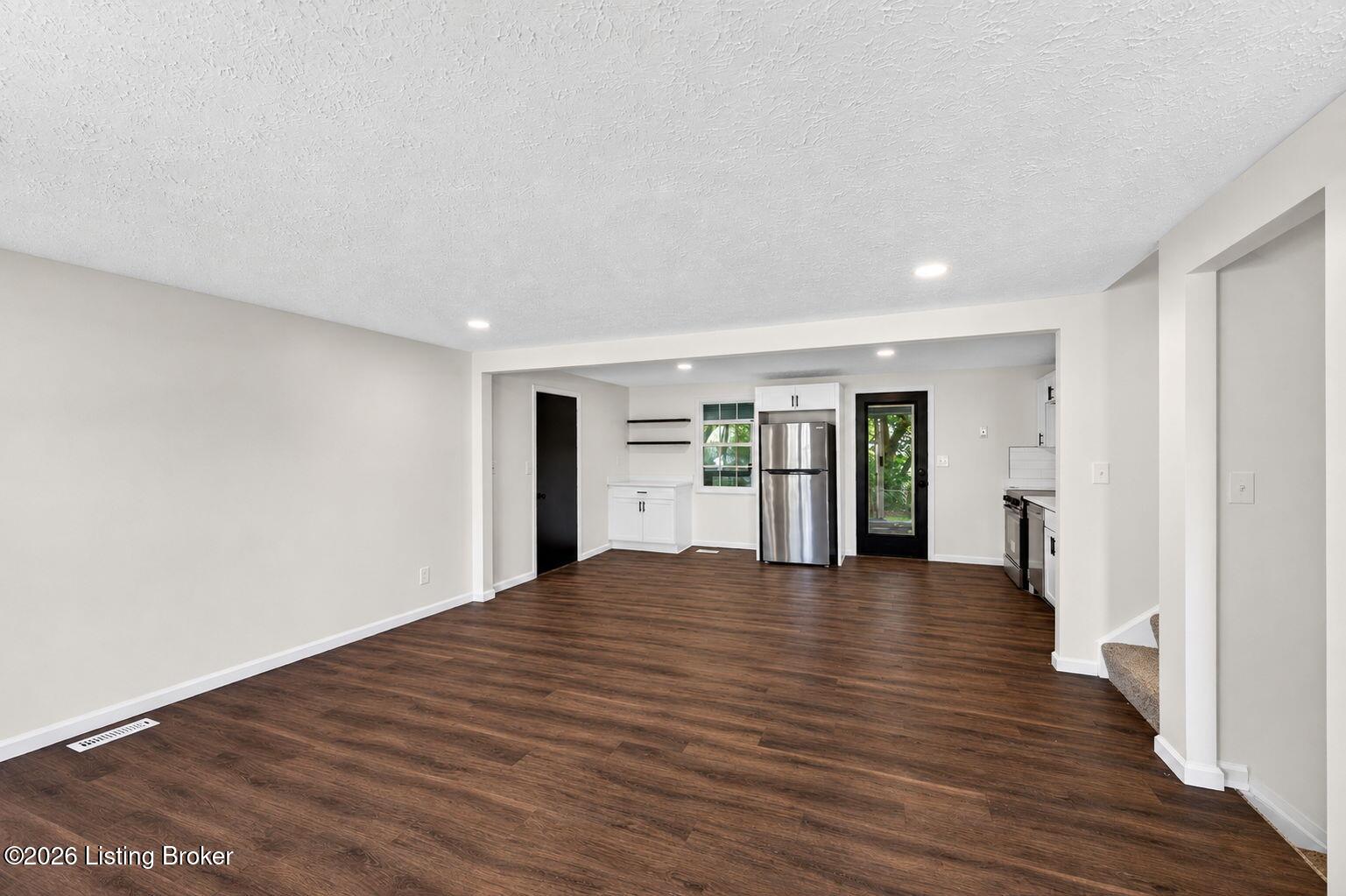 Residential in Crestwood 4