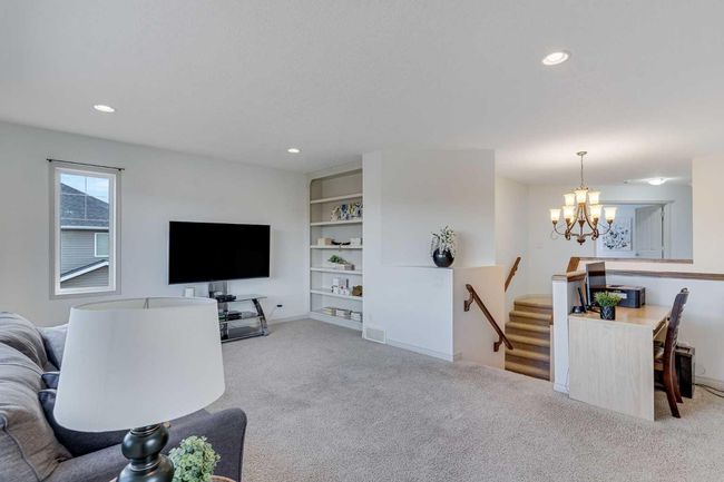 686 Chaparral Dr Se, House other with 5 bedrooms, 4 bathrooms and 4 parking in Calgary AB | Image 23