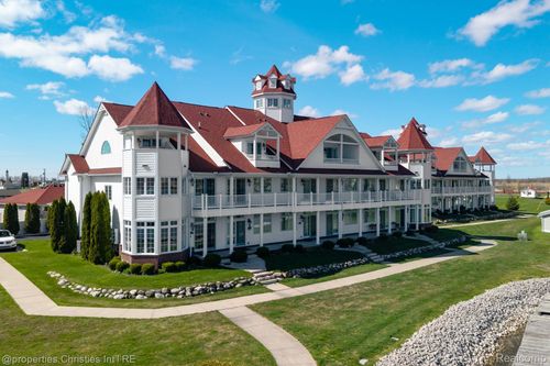 2-9996 Tashmoo Ln, Clay, MI, 48001-4294 | Card Image