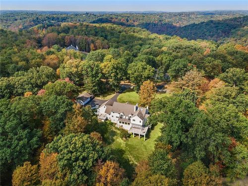 105 Lee Rd, Sewickley, PA, 15143-9319 | Card Image