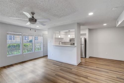 apt-33-800 Heights Blvd, Houston, TX, 77007-1563 | Card Image