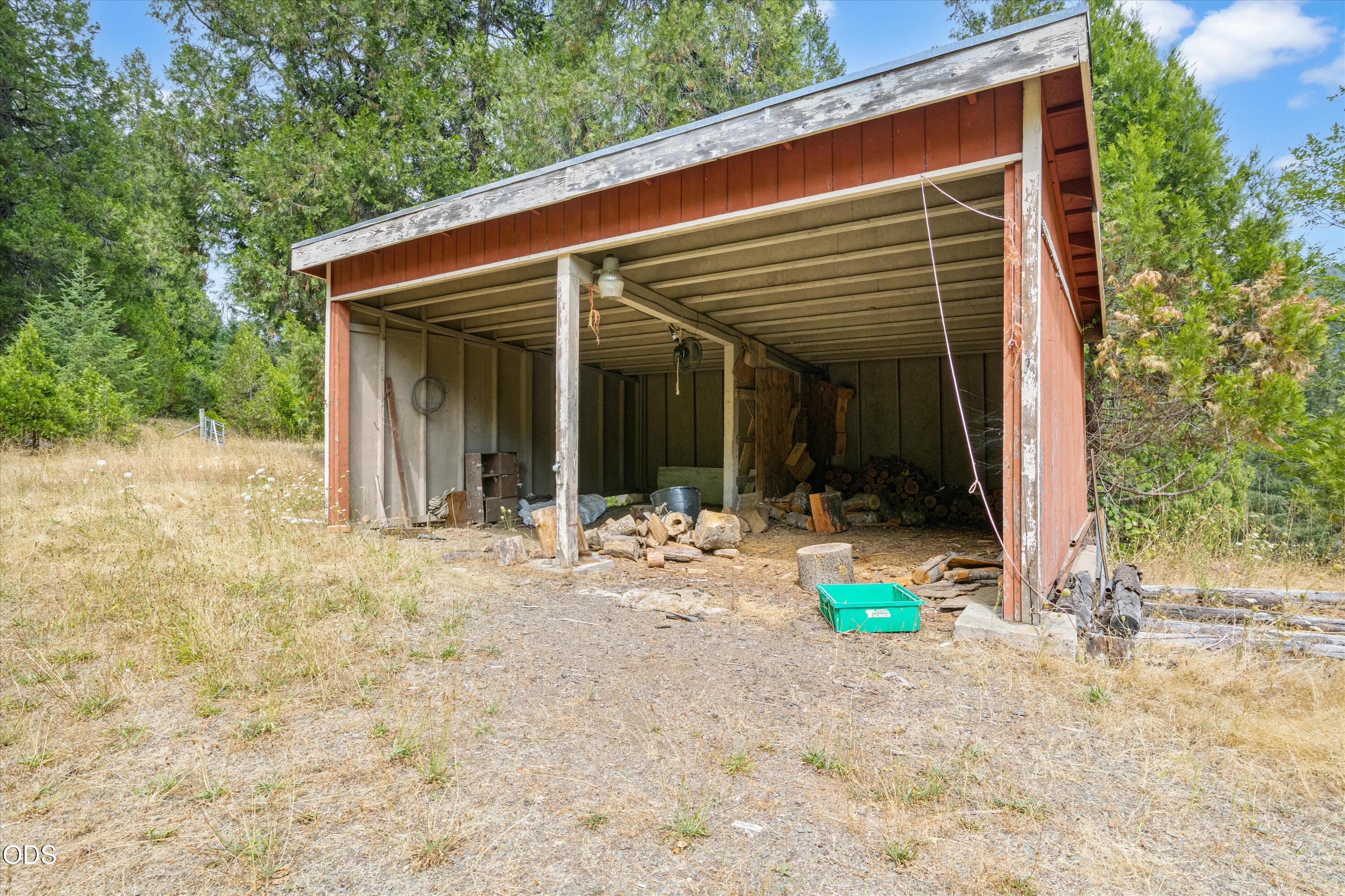Farm in Azalea