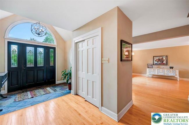 938 Meadow Cir, House other with 5 bedrooms, 5 bathrooms and null parking in BETHLEHEM PA | Image 4