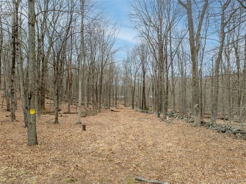 32 Joshua Hobby Ln, Pound Ridge, NY, 10576-2242 | Card Image