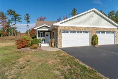 18 Bella Vista Circle, Condo with 2 bedrooms, 2 bathrooms and 2 parking in Glocester RI | Image 1