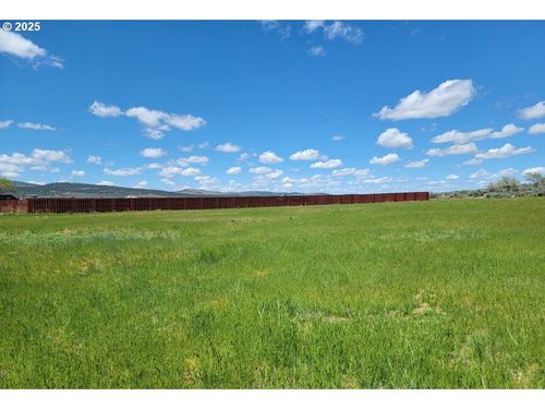 464 N Harney Ave, Burns, OR, 97720-1425 | Card Image