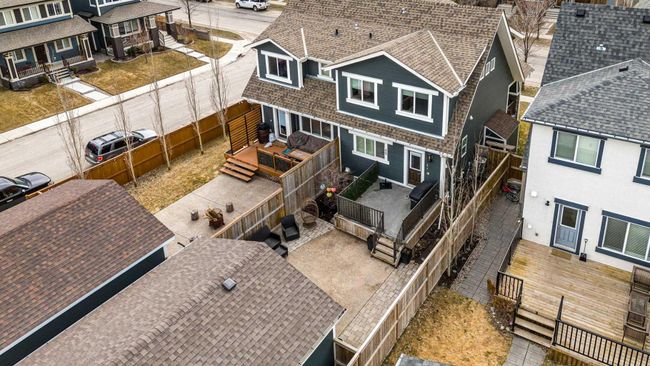 655 Mahogany Boulevard Se, Home with 4 bedrooms, 3 bathrooms and 2 parking in Calgary AB | Image 4