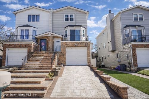 115 Rockne St, Staten Island, NY, 10314-6043 | Card Image