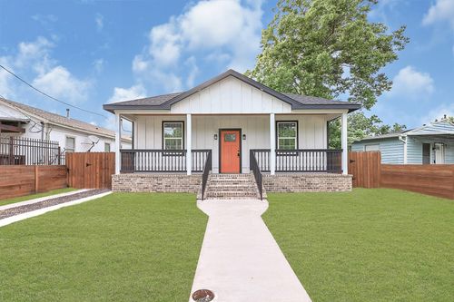 2412 Lucas St, Houston, TX, 77026-6621 | Card Image