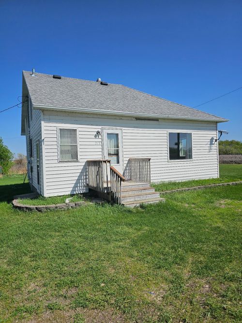 213 Harrison Ave N, Mentor, MN, 56736-3632 | Card Image