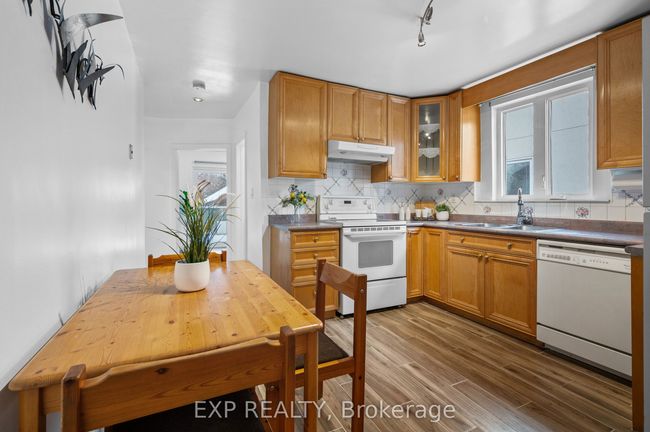 27 Stock Ave, House other with 3 bedrooms, 2 bathrooms and 6 parking in Etobicoke ON | Image 4