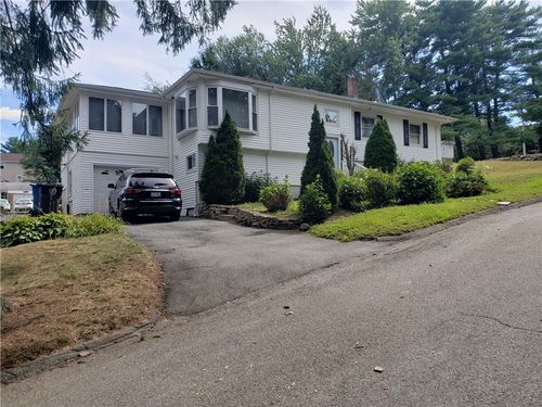 83 Valente Dr, Cranston, RI, 02920-2412 | Card Image