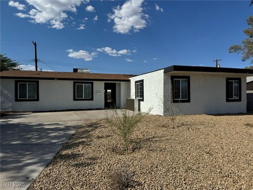 5048 Via De Palma Dr, Las Vegas, NV, 89146-7022 | Card Image