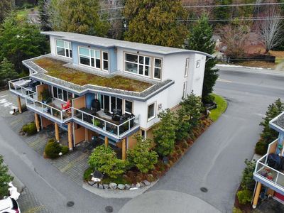 5394 Wakefield Beach Lane, Townhouse with 3 bedrooms, 3 bathrooms and null parking in Sechelt BC | Image 1