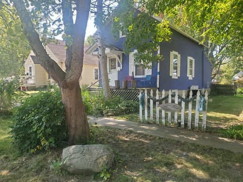 322 N Peoria St, Gilman, IL, 60938-1149 | Card Image